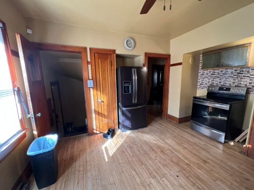 4326 16th St, Milwaukee, WI 53209-6925