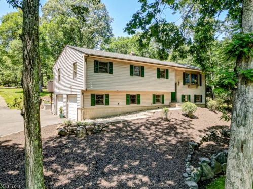 1047 Buxton Rd, Bridgewater, NJ 08807-1301