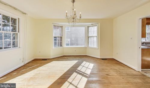 1101 Morningside Ln, Alexandria VA 22308-1042 exterior