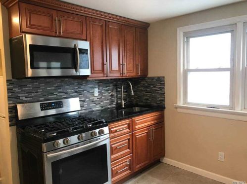 352 10th Ave, Mount Vernon NY 10550-4303 exterior