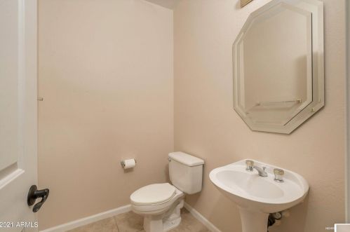 723 Amberwood Dr, Phoenix AZ  85045-0634 exterior