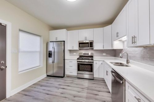 4236 Champlain Ave, Chicago IL  60653-2924 exterior