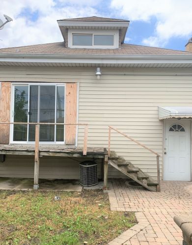 6148 Moody Ave, Chicago IL 60638-4312 exterior