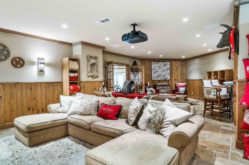 4968 Long Is Dr, Atlanta GA 30327-4904 exterior