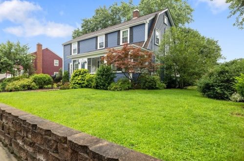 59 School St, Woburn, MA 01801-1709