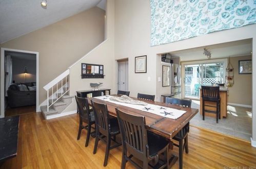 26 Emerson St, Norwalk CT 06855-1320 exterior