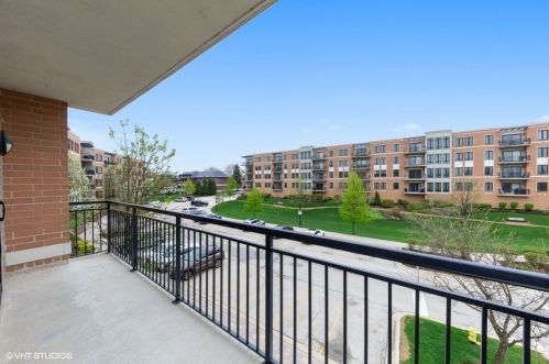 145 York St, Elmhurst IL  60126-3464 exterior