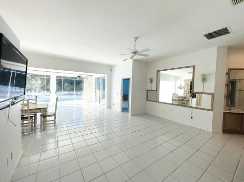 9437 Poinciana Ct, Fort Pierce FL  34951-2946 exterior