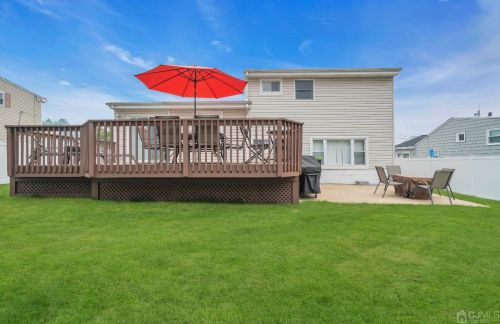 4 Exeter St, Old Bridge NJ 08857-2202 exterior