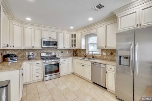 320 Berkshire Ave, Paterson NJ  07502-1029 exterior