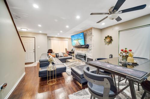 7219 Vincennes Ave, Chicago IL  60621-3517 exterior