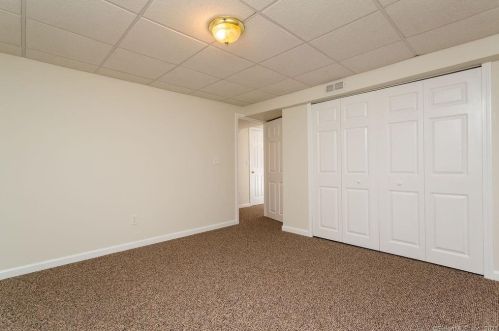 19 Green Field Ln, North Haven CT 06473-4039 exterior