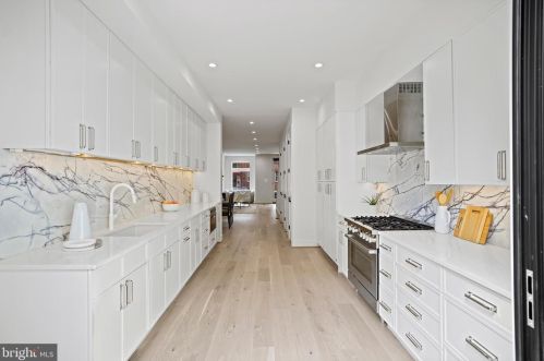 1834 Swann St, Washington DC  20009-5505 exterior