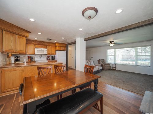 2820 7180, Taylorsville UT 84084-2921 exterior