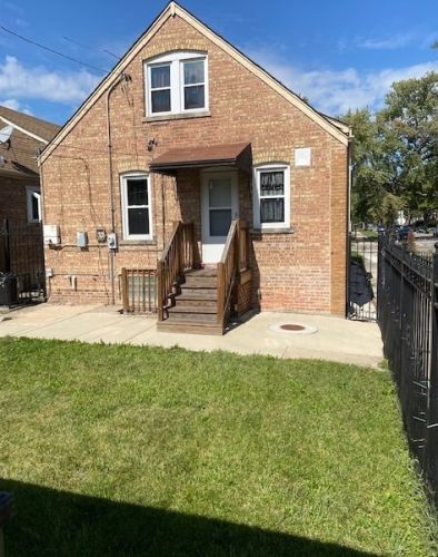 1701 85 St, Chicago IL 60617-2212 exterior