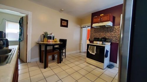 37 Laban St, Providence RI 02909-3736 exterior