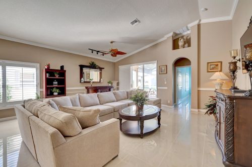 342 Breezy Point Loop, Fort Pierce FL  34986-2669 exterior