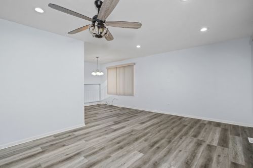 14116 Hoxie Ave, Chicago, IL 60633-2125