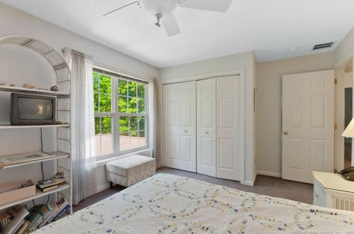 39 Shailer Pond Rd, Deep River CT 06417-1568 exterior