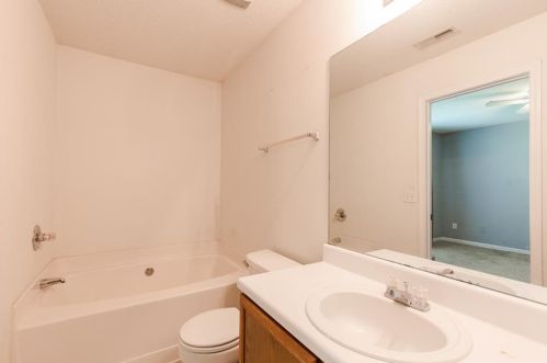 1510 Bayrose Cir, Atlanta GA 30344-8201 exterior