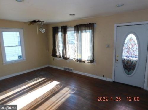 20 Steinway Ave, Trenton NJ 08618-1614 exterior