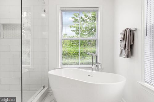 252 Murtha St, Alexandria VA 22304-8613 exterior