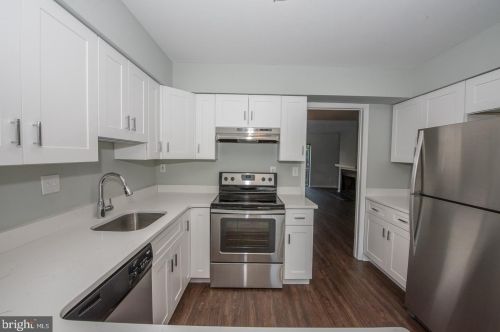 50 Woodside Rd, Ardmore PA 19003-1437 exterior