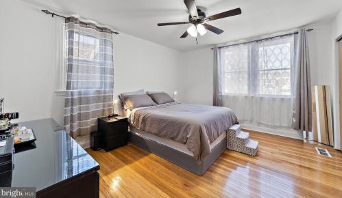 1024 Knorr St, Philadelphia PA 19111-4932 exterior