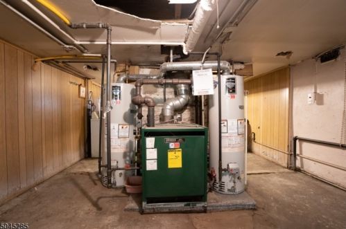 64 New York Ave, Newark NJ 07105-1211 exterior