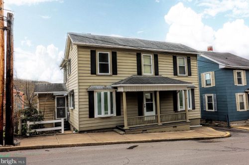 520 Warm Springs Ave, Huntingdon, PA 16652-2411