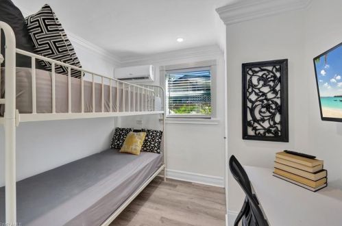 821 91 Ave, Naples FL 34108-2426 exterior