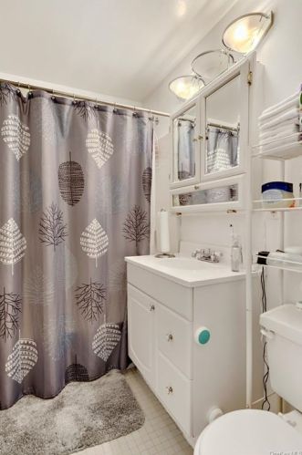 588 165th St, Bronx NY 10459-3273 exterior