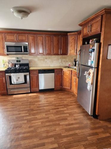 702 11th St, Babylon NY  11704-3541 exterior