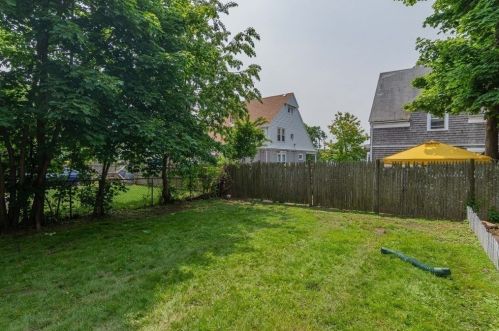 17 Bedford St, Quincy MA 02169-1902 exterior