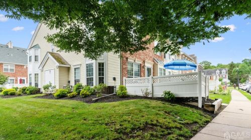 219 Kempsey Dr, New Brunswick NJ  08902-4218 exterior