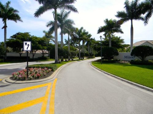 15756 Marcello Cir, Naples FL 34110-2834 exterior