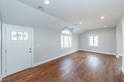 18 Clover Pl, Dover NJ 07803-3103 exterior