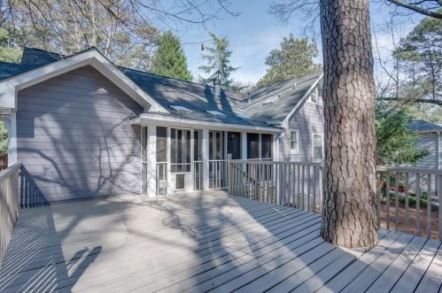 1001 Lindridge Way, Atlanta GA 30324-3709 exterior