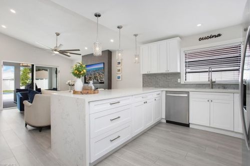 525 102 Ave, Naples FL 34108-3213 exterior