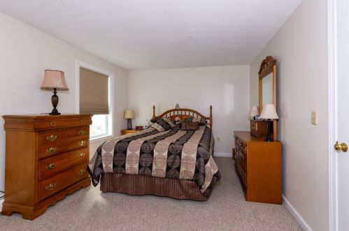 18 Vinton Dr, Concord NH 03303-1584 exterior