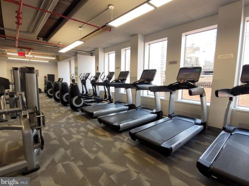 135 19th St, Philadelphia PA  19103-0011 exterior