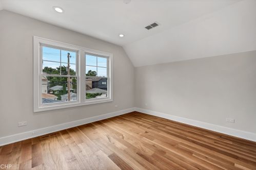 3025 Spaulding Ave, Chicago IL 60618-6808 exterior