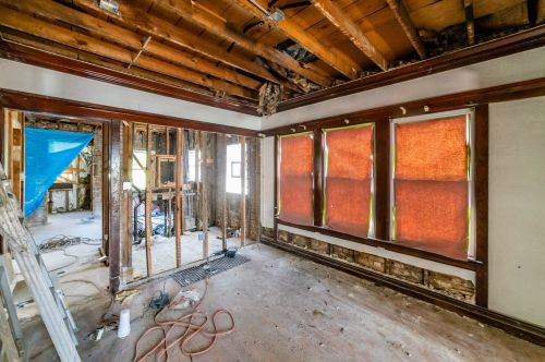 7709 Eberhart Ave, Chicago IL 60637-2485 exterior