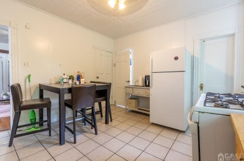 138 Hamilton St, New Brunswick NJ 08901-1806 exterior