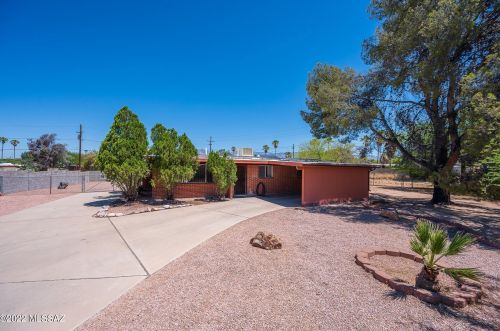 8105 Beverly St, Tucson AZ 85710-5929 exterior