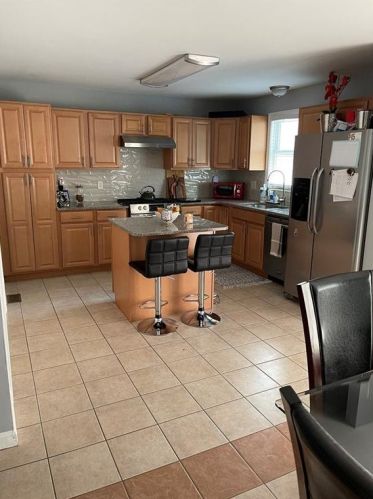 25 Villa Nova St, Woonsocket, RI 02895-4787