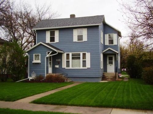 323 Congress St, Aberdeen, SD 57401-3610