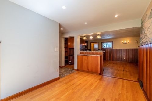 25 Chestnut St, West Springfield MA 01089-2804 exterior