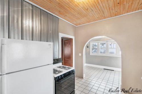 73 Grant St, Cedar Springs MI 49319-5129 exterior