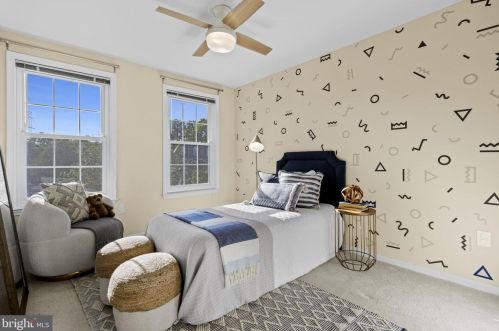 7433 Dunnington Pl, Alexandria VA  22315-5248 exterior